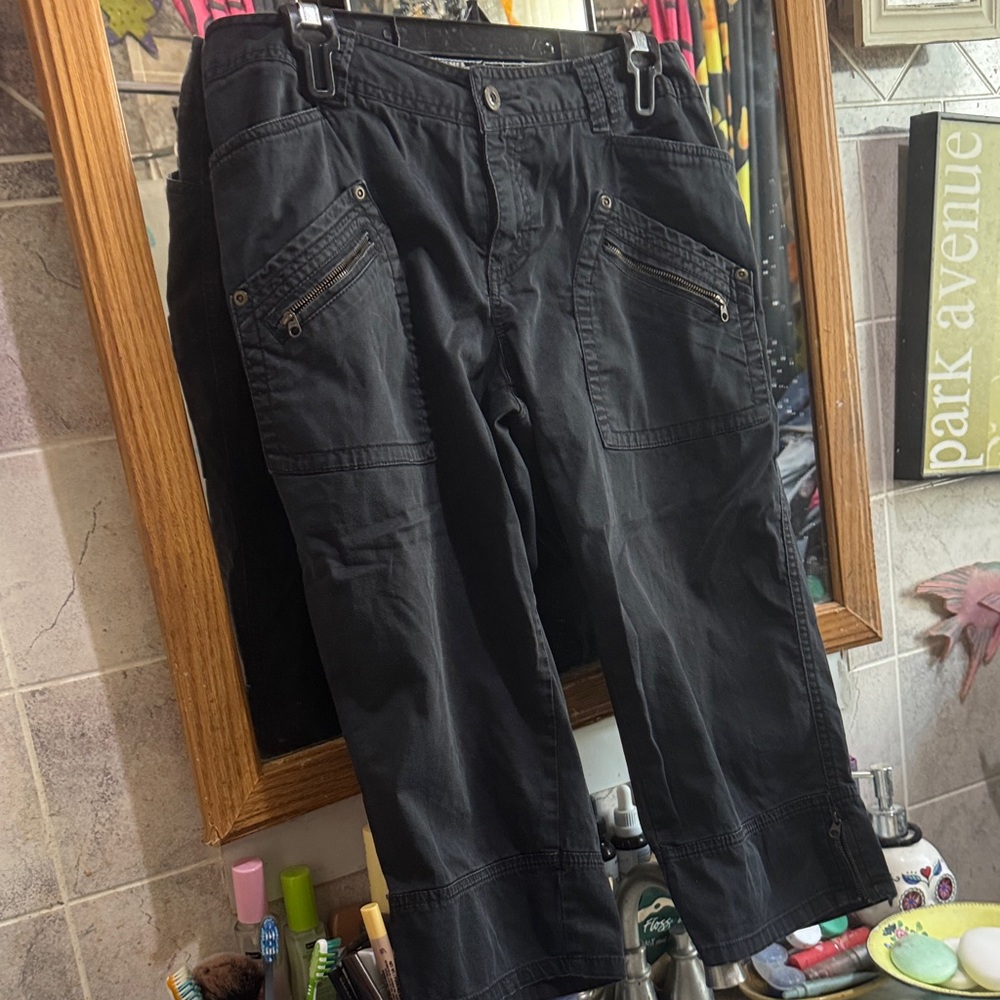 Personal Identity Capris